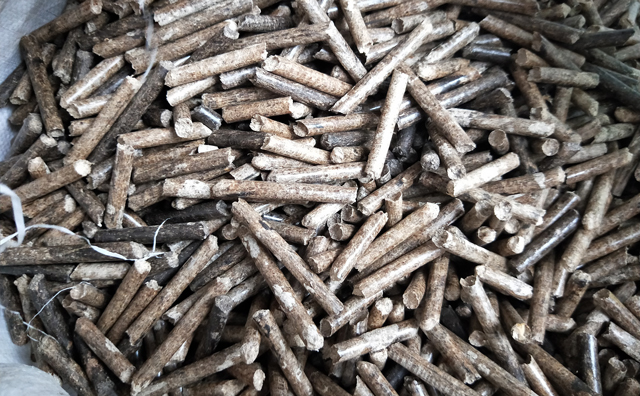 秸稈顆粒機(jī)生產(chǎn)的秸稈顆粒